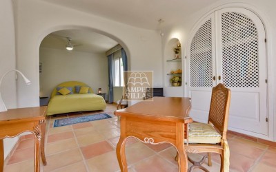 Preciosa villa en un entorno verde y tranquilo.